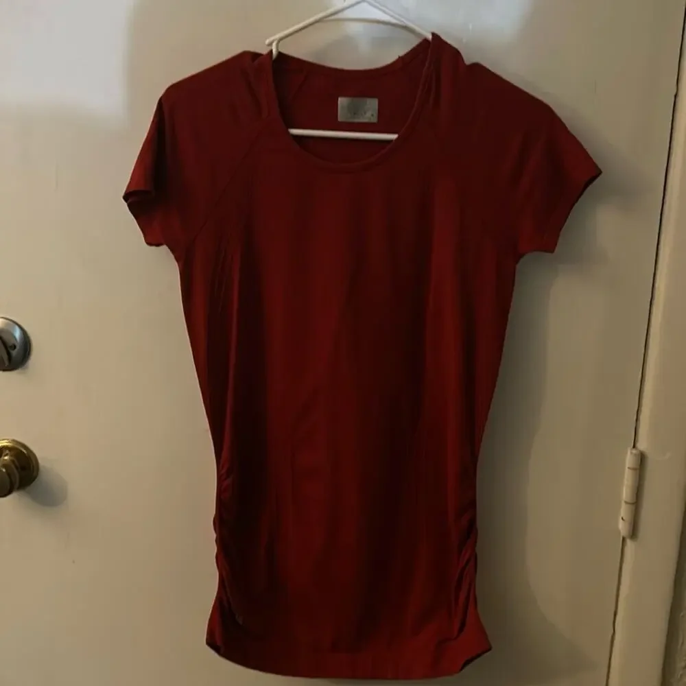 Athleta Red Crewveck Activewear Top M Athleisure Sportswear Casual Cherry Girl